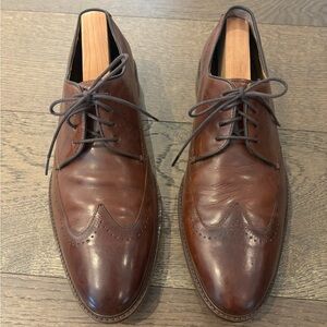 Men’s Johnston and Murphy 10.5 brown Oxford